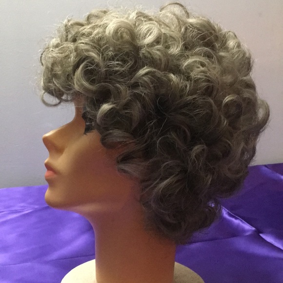 Vintage Paula Young Two Tone Short Curly Wig - Picture 2 of 5
